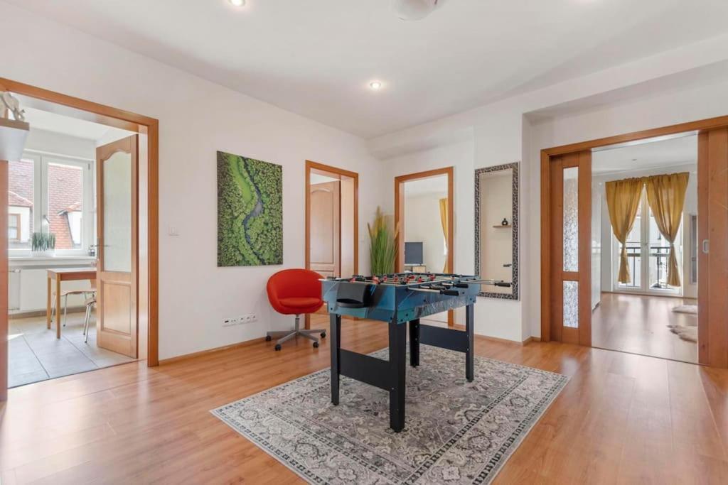 Exclusive Apartment In Centre Bratislava Eksteriør bilde