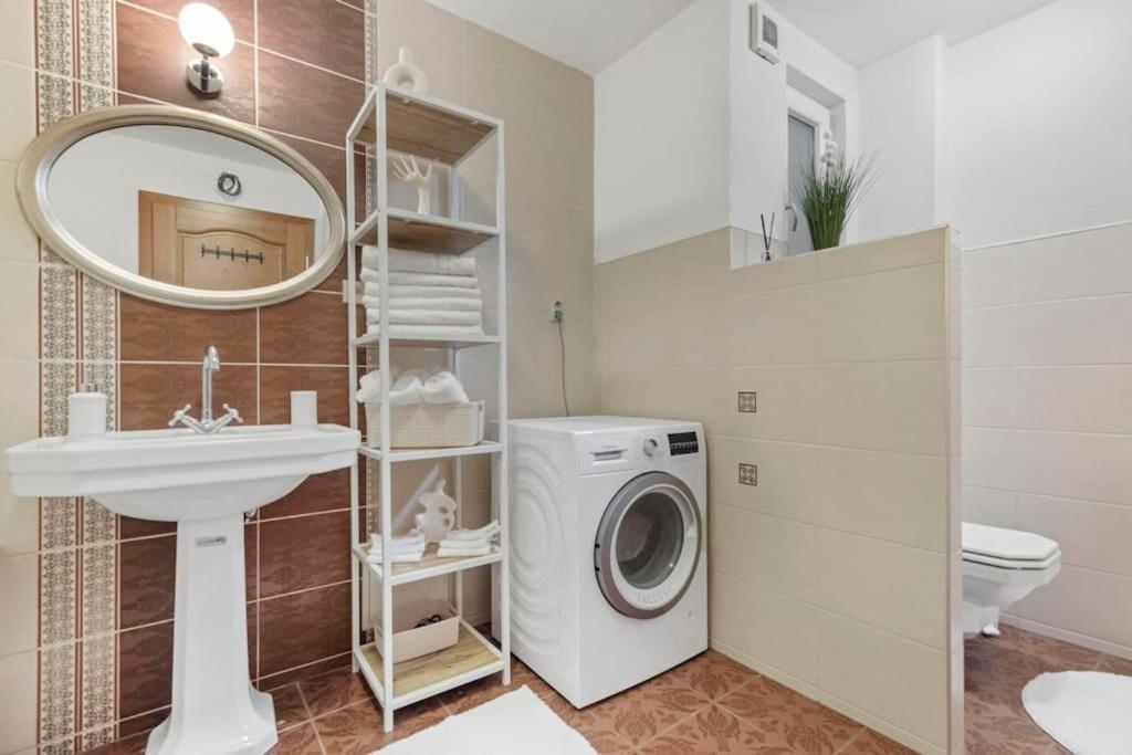Exclusive Apartment In Centre Bratislava Eksteriør bilde